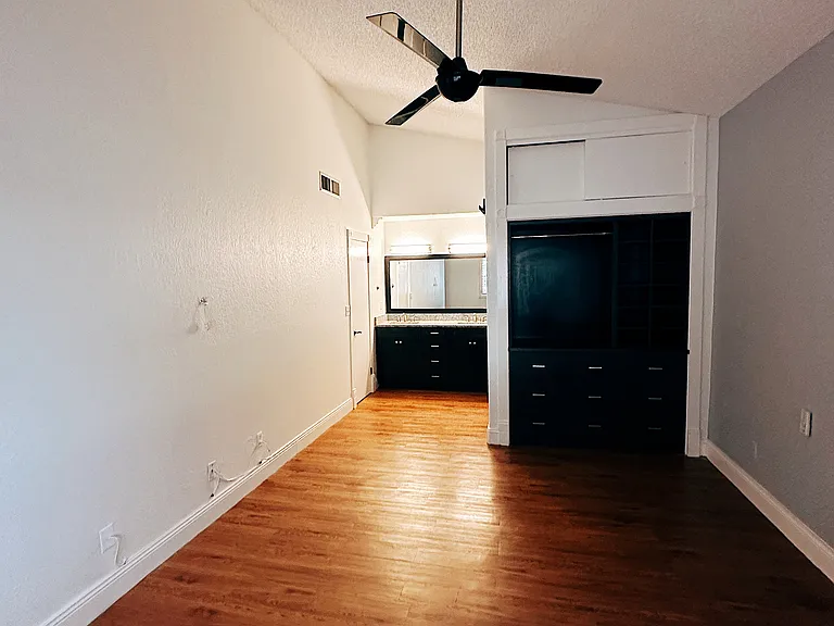 4614 N Stanton St #G48 — Photo 6