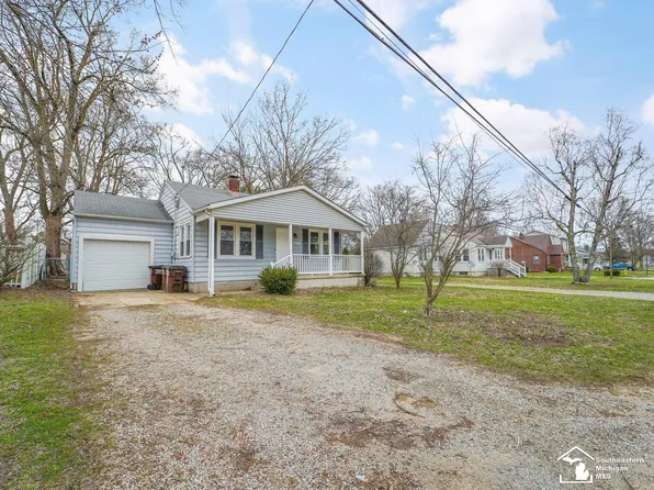 1104 Washington Ave, Temperance, MI 48182