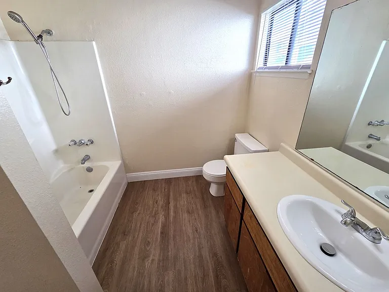 1139 W Glenn Ct — Photo 9
