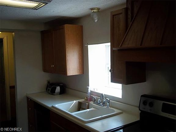 2nd image of 1436 E Western Reserve Rd