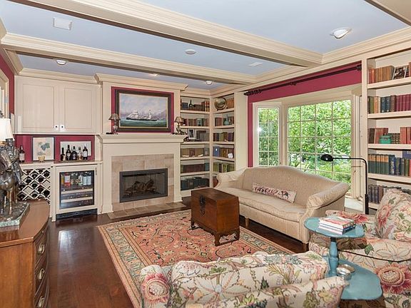 3rd image of 700 Sugarbush Dr