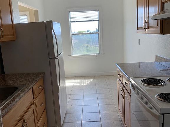 4th image of 624 Brooklyn Ave APT 202
