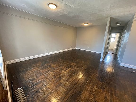 5th image of 2876 Jerome Ave #3F
