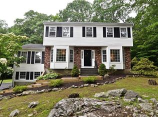 35 Carriage House Dr, Danbury, CT 06810