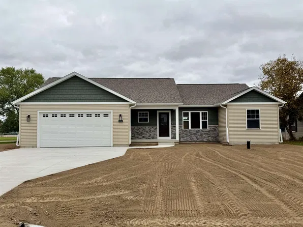 690 Oak St, Scandinavia, WI 54977