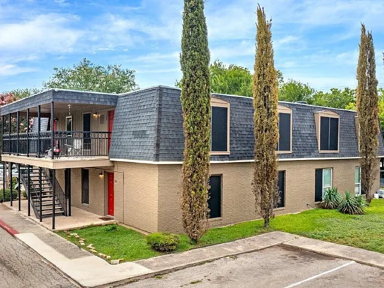 1004 Allena Dr #3 — Photo 2