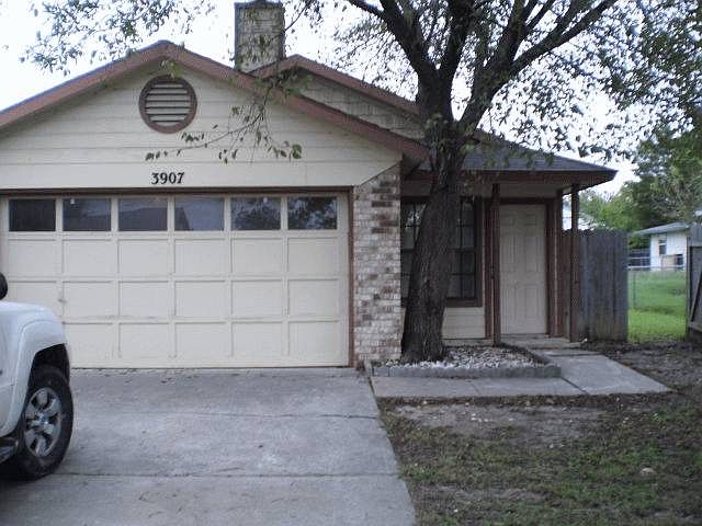 2nd image of 3907 Pickwick Ln