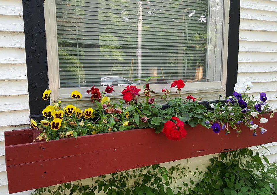 Front flowerbox