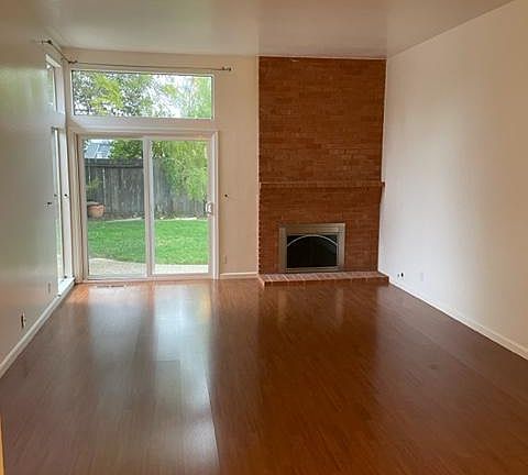 5th image of 1457 Redmond Ave