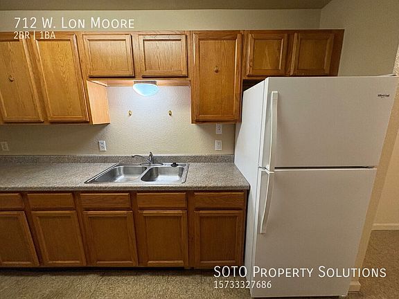 5th image of 712 Moore Ave