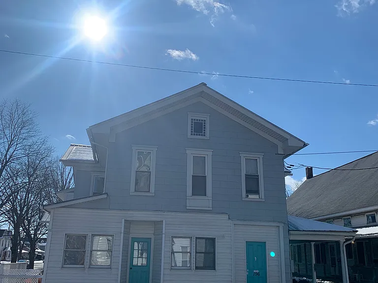 E Water St — Photo 1