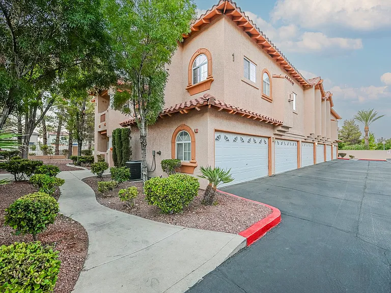 2925 Wigwam Pkwy #124 — Photo 3