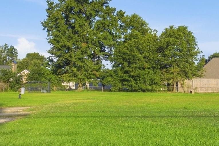 2nd image of 2967 Davis Rd