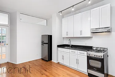 Rented by Rennit Inc.
