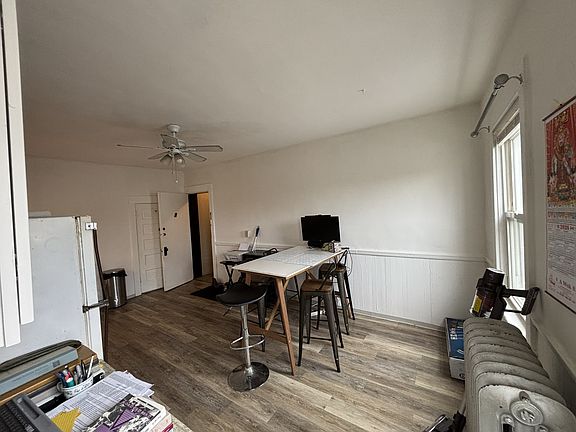 2nd image of 2089 Fairview Ave #3