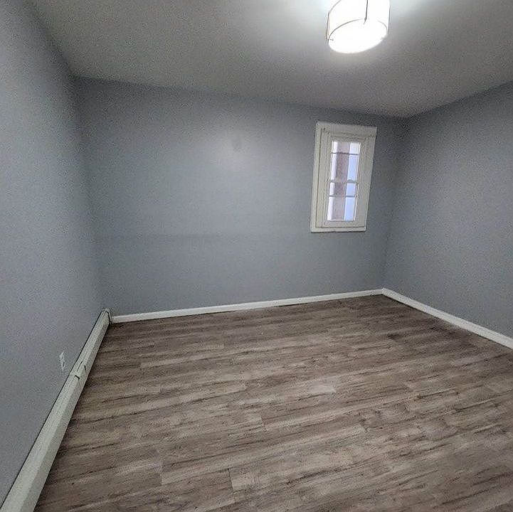 1st image of 138 Shepard Ave APT 4