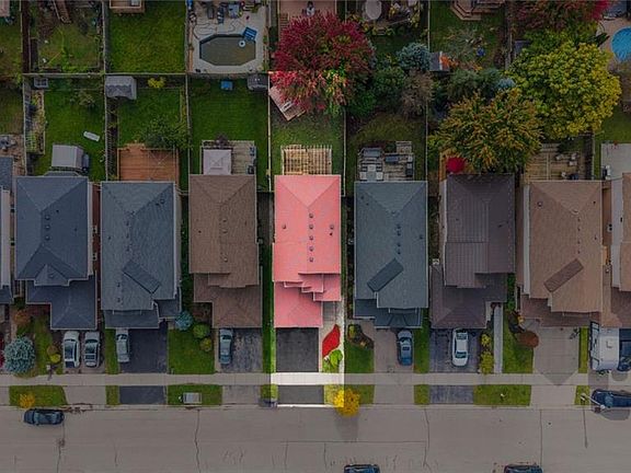 5th image of 133 Steepleridge St