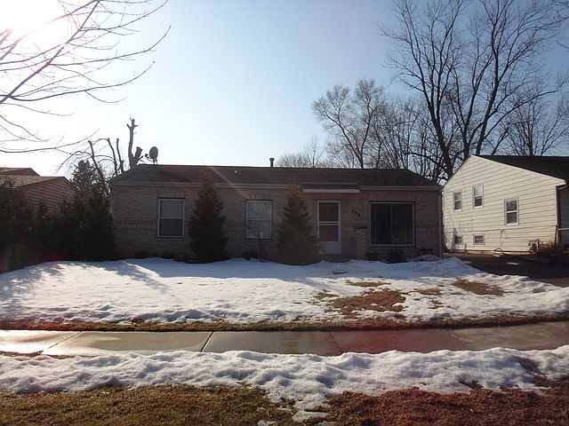 1st image of 738 Kenwood Ave
