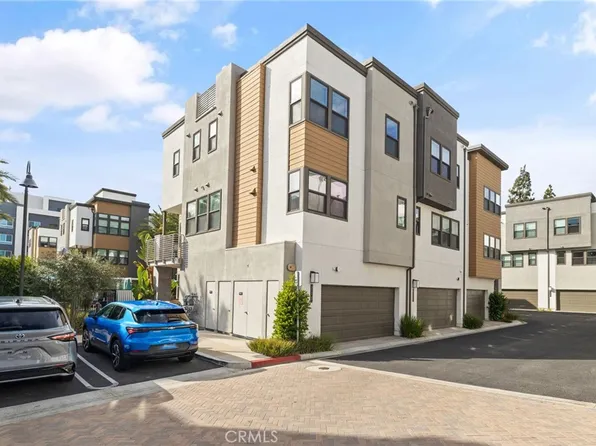 712 S Grable Cir, Orange, CA 92868