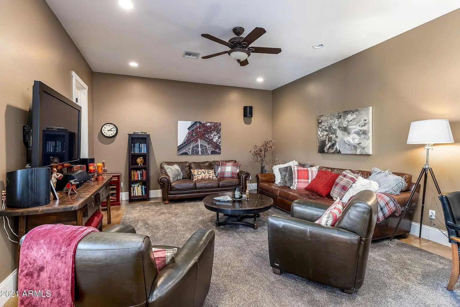 4 bed, 3.5 bath, 3932 sqft, $7,200 — Photo 3