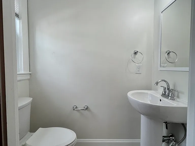 96 Brooks St #2 — Photo 9