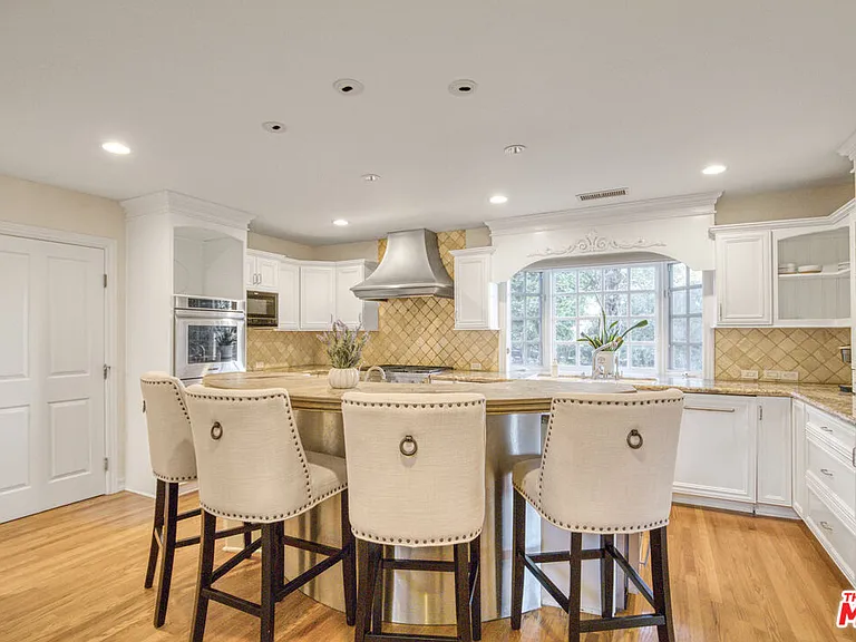 3690 Crownridge Dr — Photo 25