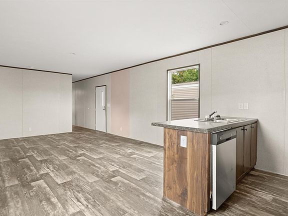 5th image of 1472 Midway Ave #19