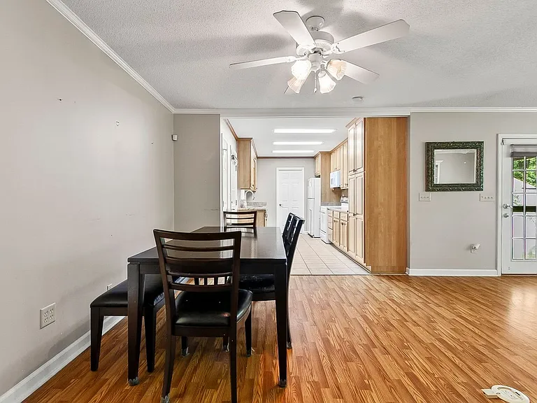 2496 Valley View Ln — Photo 12