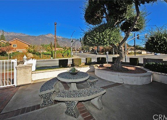 5th image of 9691 Lemon Ave