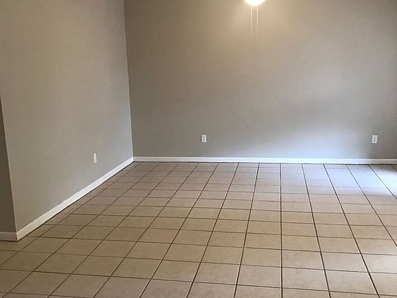 5th image of 404-406 E Brentwood Dr #404
