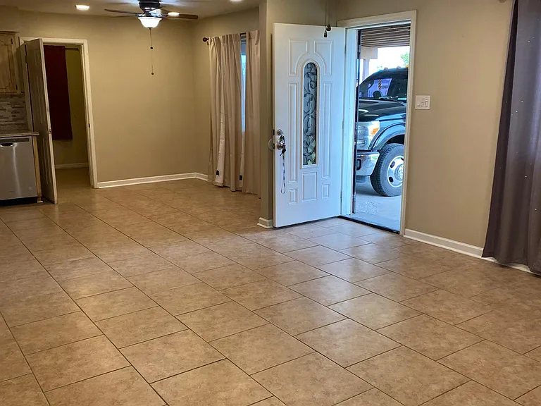 1377 W 10th St — Photo 10