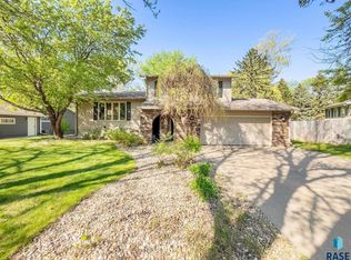 2305 E Harriet Lea, Sioux Falls, SD 57103