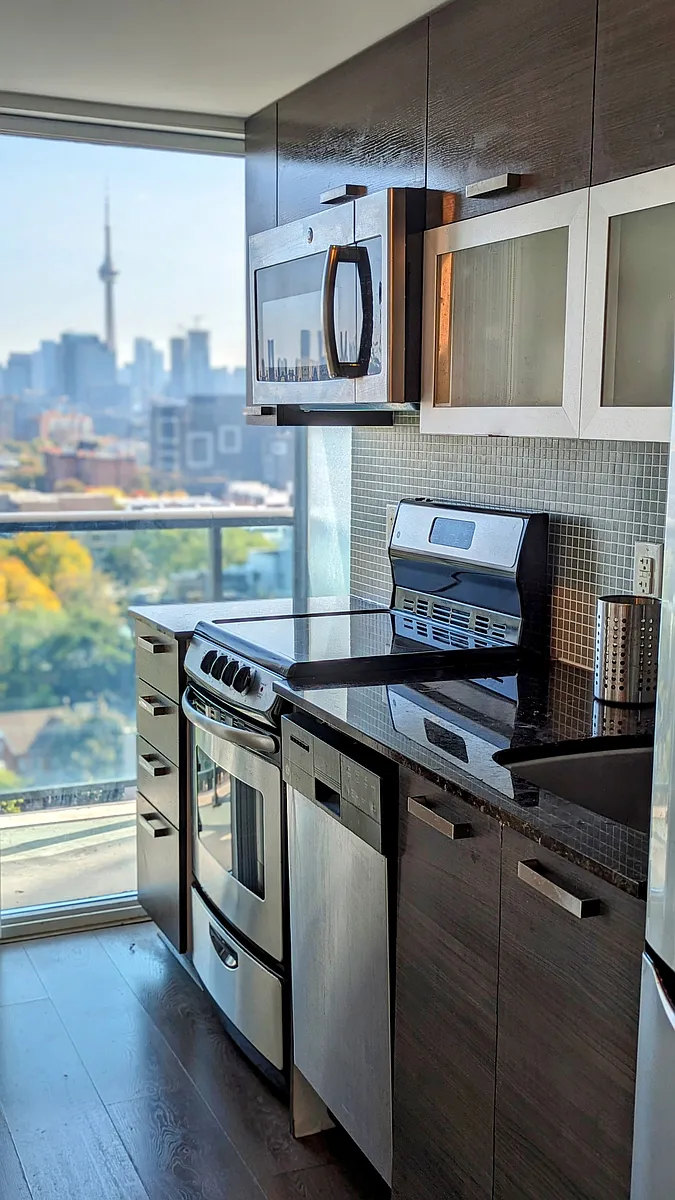 Photo 1 of 14 - 36 Lisgar St #1700 - Toronto, ON Primary Photo - 36 Lisgar St #1700