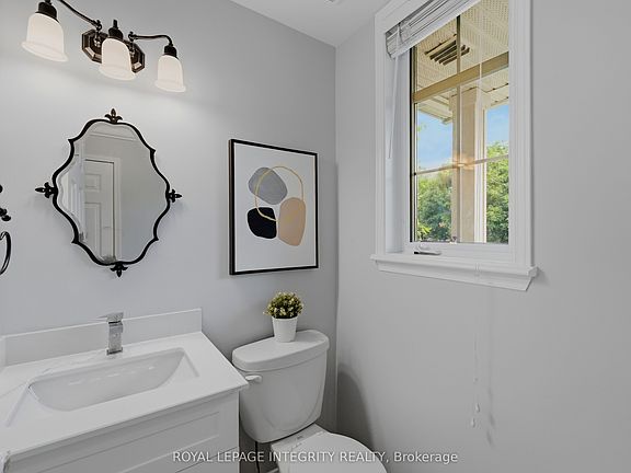 5th image of 160 Deercroft Ave
