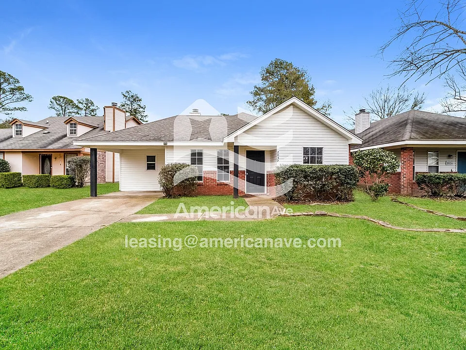 2032 Red Oak Dr