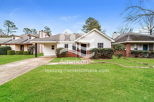 2032 Red Oak Dr Photo 1