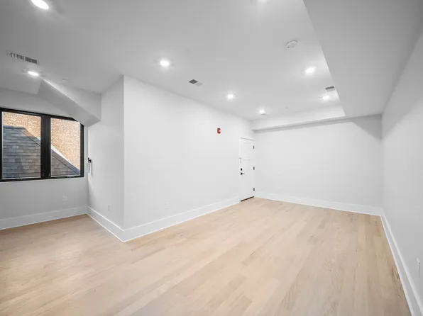 124 Glenwood Avenue image 20 of 42