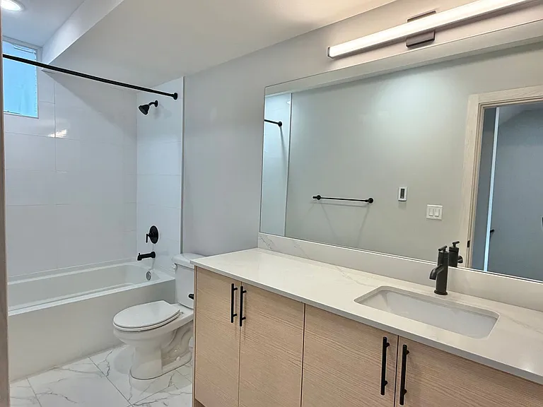 4526 Delridge Way SW #F — Photo 14