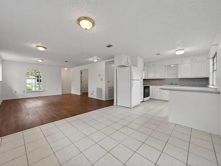 418 Texas St — Photo 14