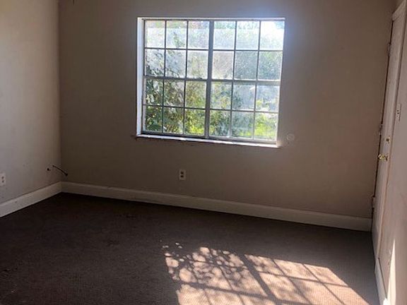 4th image of 3004 Terry St