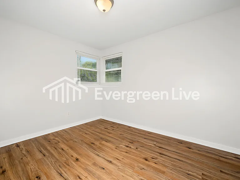 610 Maplehurst Dr — Photo 9