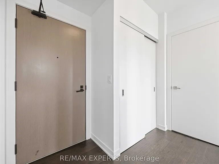 223 Saint Clair Ave W #1007 — Photo 7