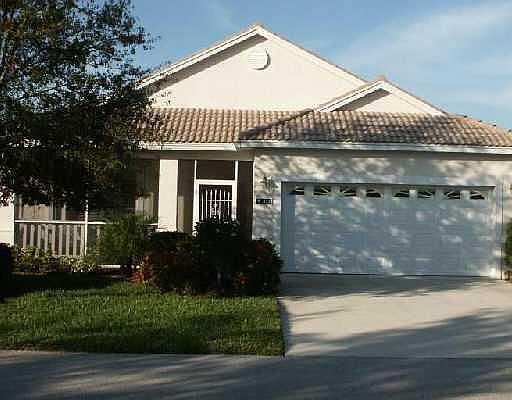 1st image of 913 NW Sarria Ct