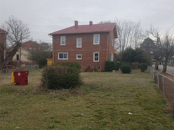 4th image of 911 SE Prince Ave