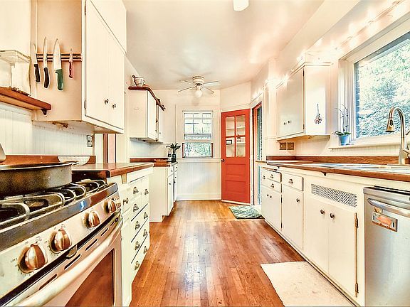 Kitchen with tons of storage