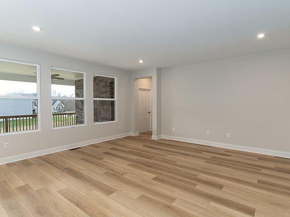 5th image of 3875 Sherbourne Dr