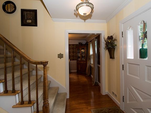 5th image of 2835 Willow Way