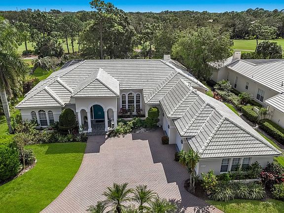 3rd image of 8133 Regents Ct