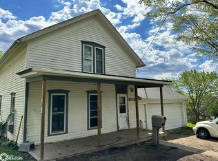 1502 Nodaway St, Corning, IA 50841