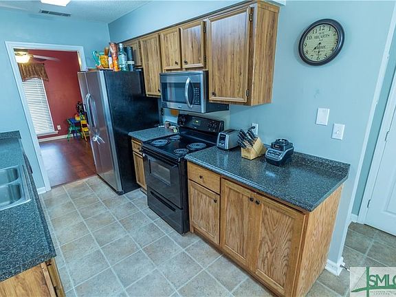 Newer kitchen with lots of counter space